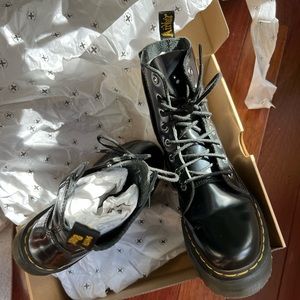 Dr. Martens Jadon